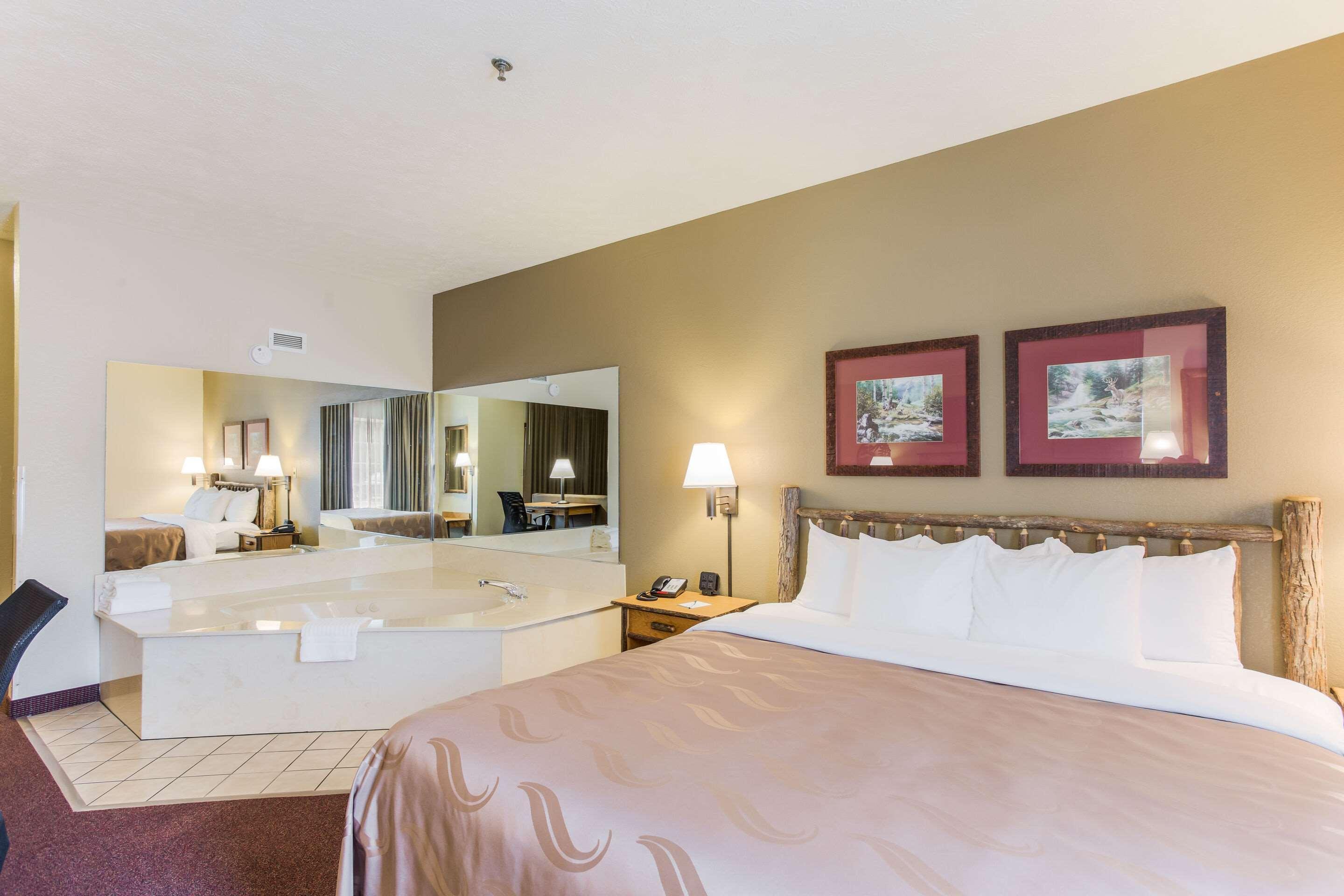 Quality Inn & Suites Big Stone Gap Ngoại thất bức ảnh